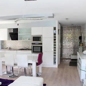 https://les-terasses-dannecy.hotels-rhonealpes.com
