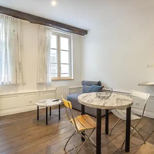 https://appartement-r1-t2-rodez-centre-historique.midi-pyreneeshotels.com